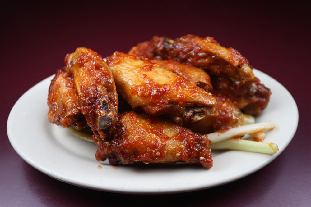 hot wings <img title='Spicy & Hot' align='absmiddle' src='/css/spicy.png' />